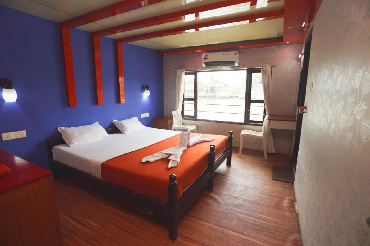 Harmony Houseboats Hotel Alappuzha Exterior foto